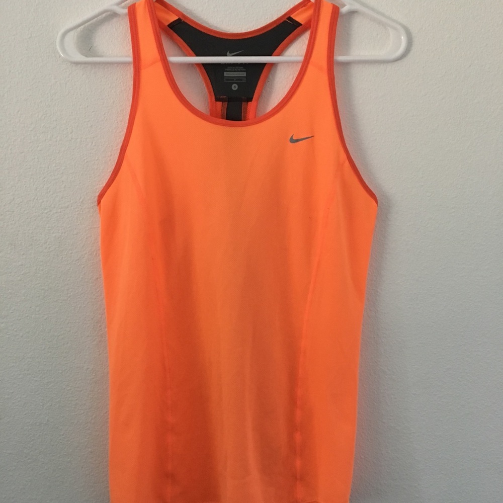 Nike Women’s Dri-Fit Racerback Workout Top. Sm